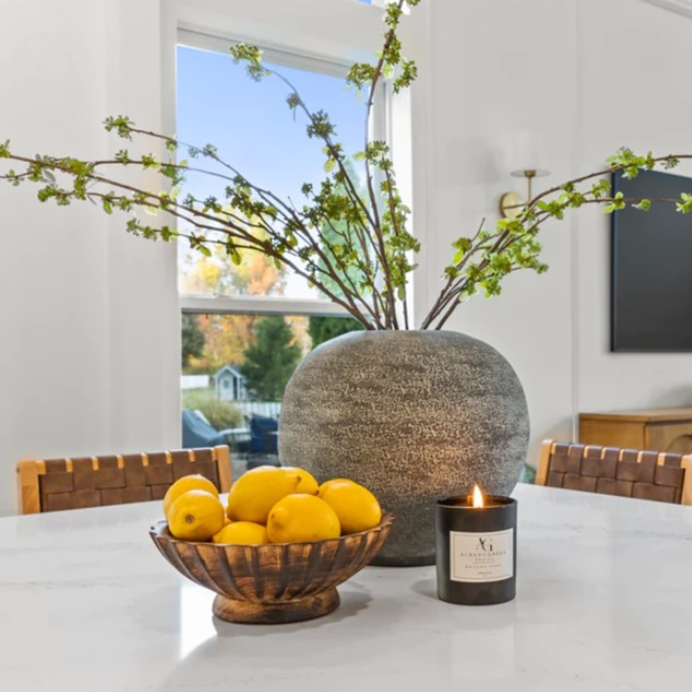 NWT Scalloped Edge Carved Wood Footed Bowl - Picture 3 of 4